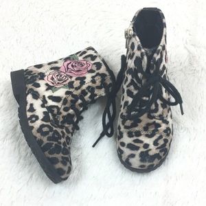 The children’s place leopard zip up boots